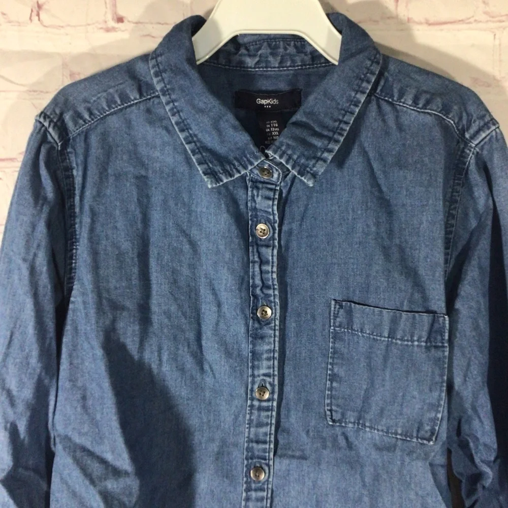 GAP Blue Denim Chambray Button Down Shirt - Size XXL